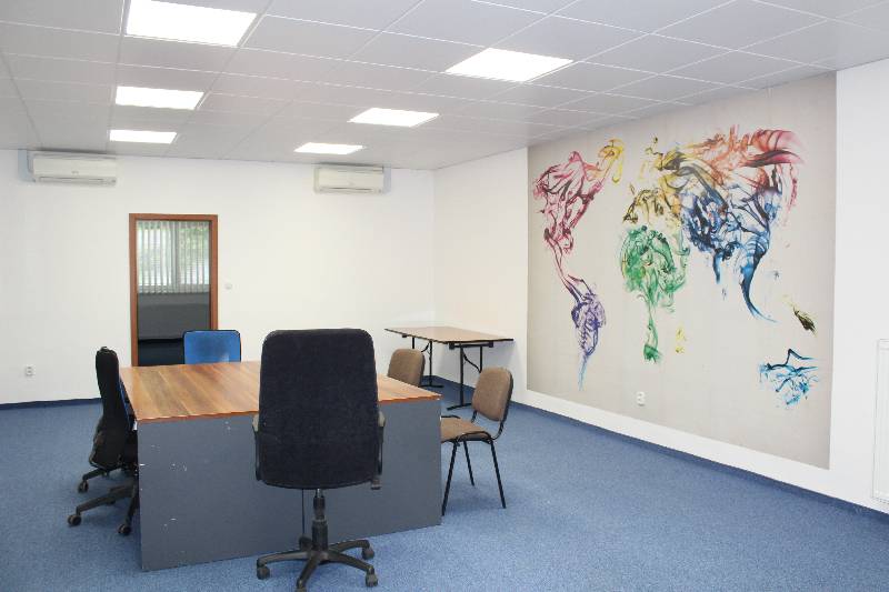 DRR Reality Vám ponúka na prenájom kancelárske priestory v centre mesta s parkovaním.