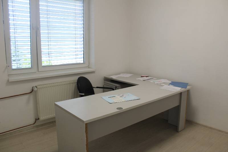 Na prenájom kancelárie v širšom centre mesta Žilina, 9€/m2.