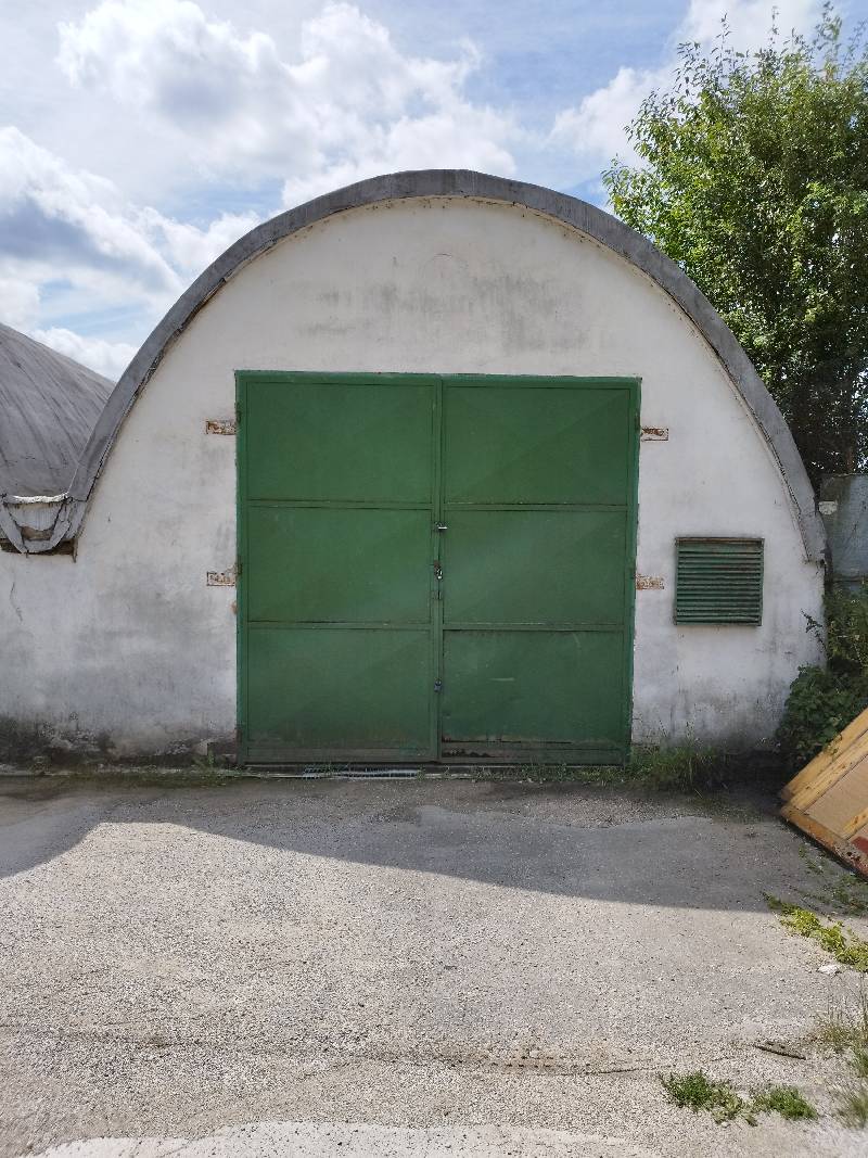 Na prenájom sklad/hala pri Marčeku, 150m2.